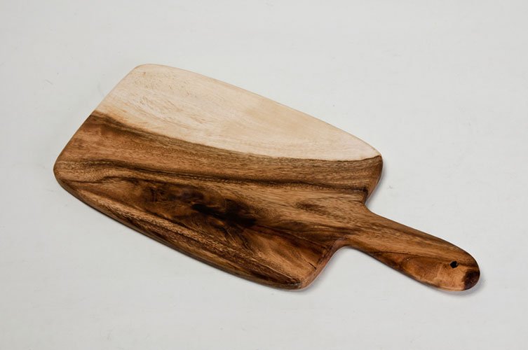Tagliere rettangolare in legno di acacia con manico 20x42 cm.