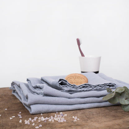 Asciugamano da doccia in lino trama liscia colore grigio chiaro